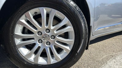 2013 Toyota Sienna XLE 8 Passenger