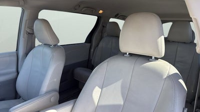 2013 Toyota Sienna XLE 8 Passenger