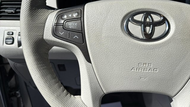 2013 Toyota Sienna XLE 8 Passenger