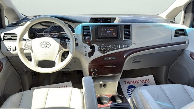 2013 Toyota Sienna XLE 8 Passenger