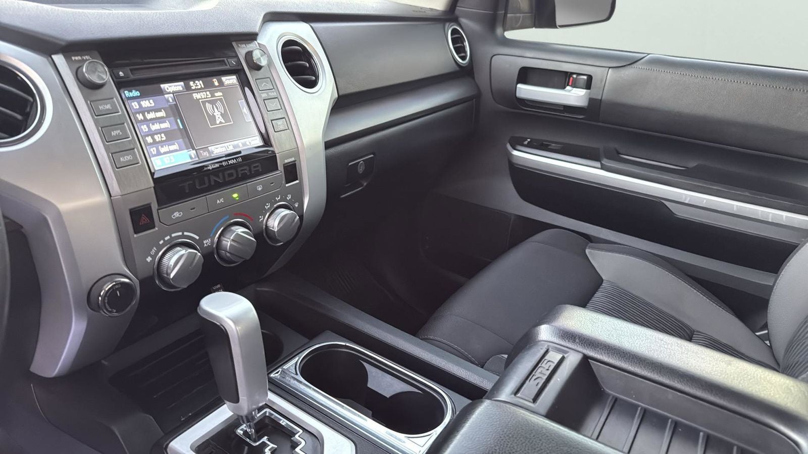 2017 Toyota Tundra SR5