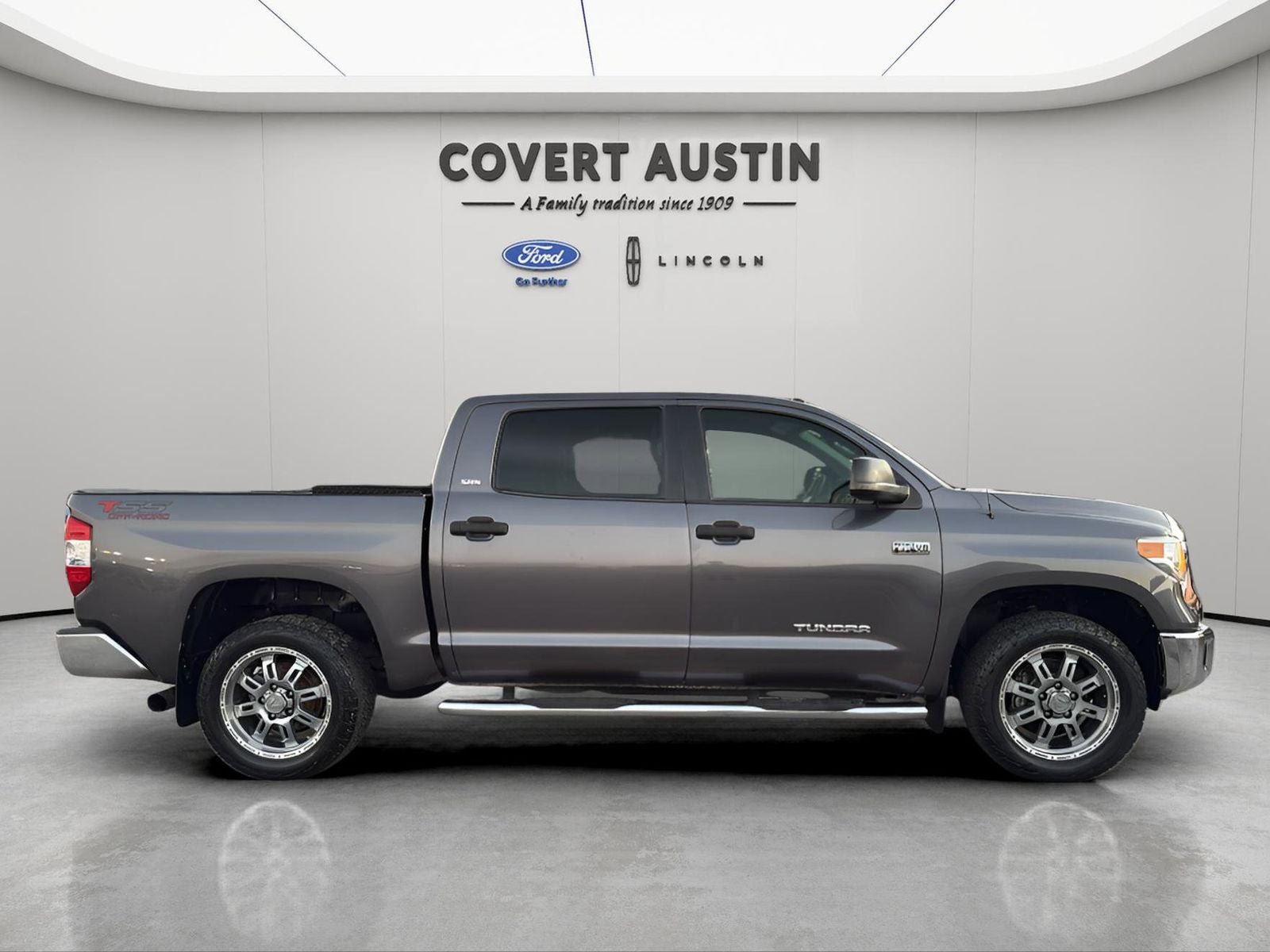 2017 Toyota Tundra SR5