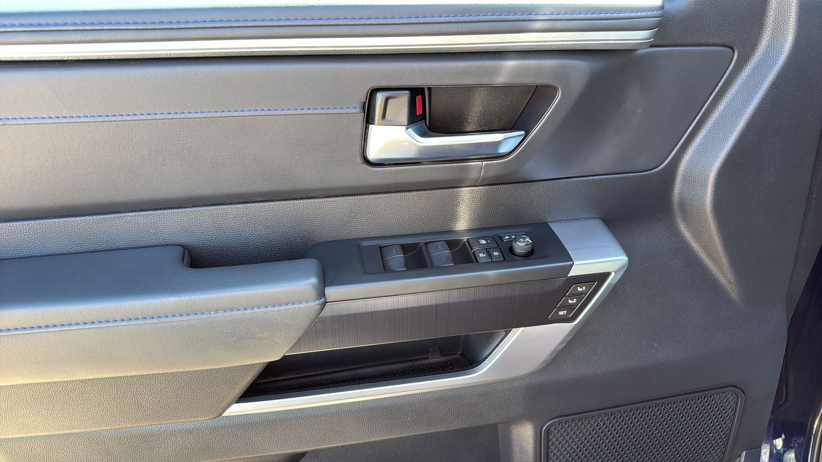 2023 Toyota Tundra Hybrid Platinum