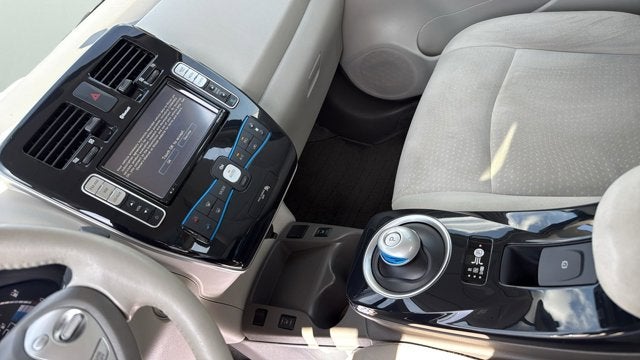 2011 Nissan Leaf SL