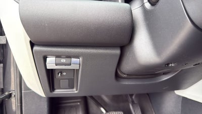2024 Land Rover Defender 130 X-Dynamic SE