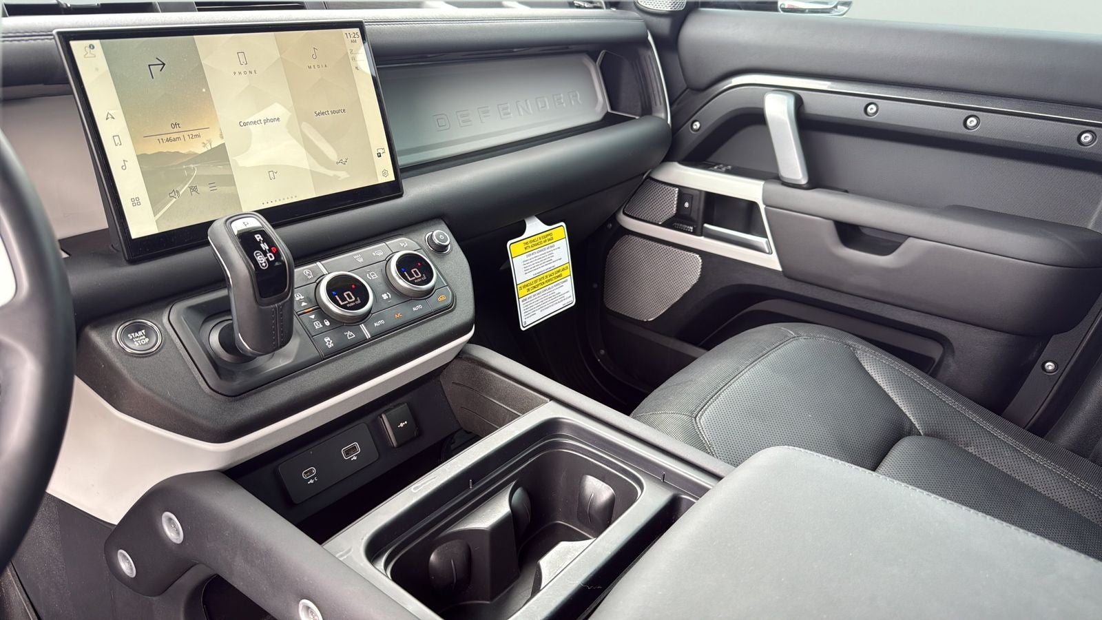 2024 Land Rover Defender 130 X-Dynamic SE