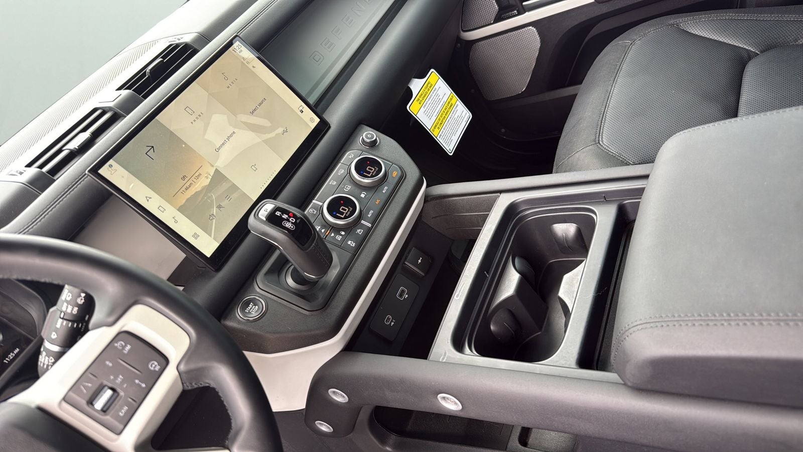 2024 Land Rover Defender 130 X-Dynamic SE