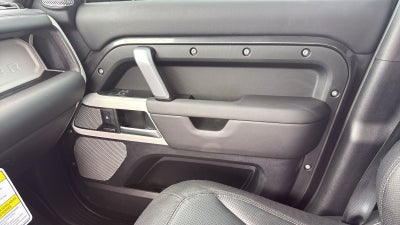 2024 Land Rover Defender 130 X-Dynamic SE