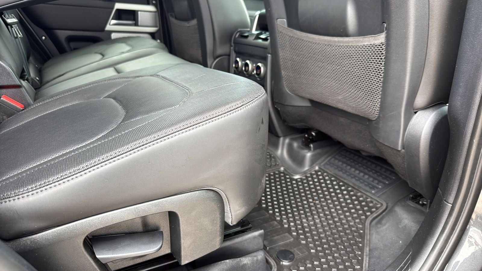2024 Land Rover Defender 130 X-Dynamic SE