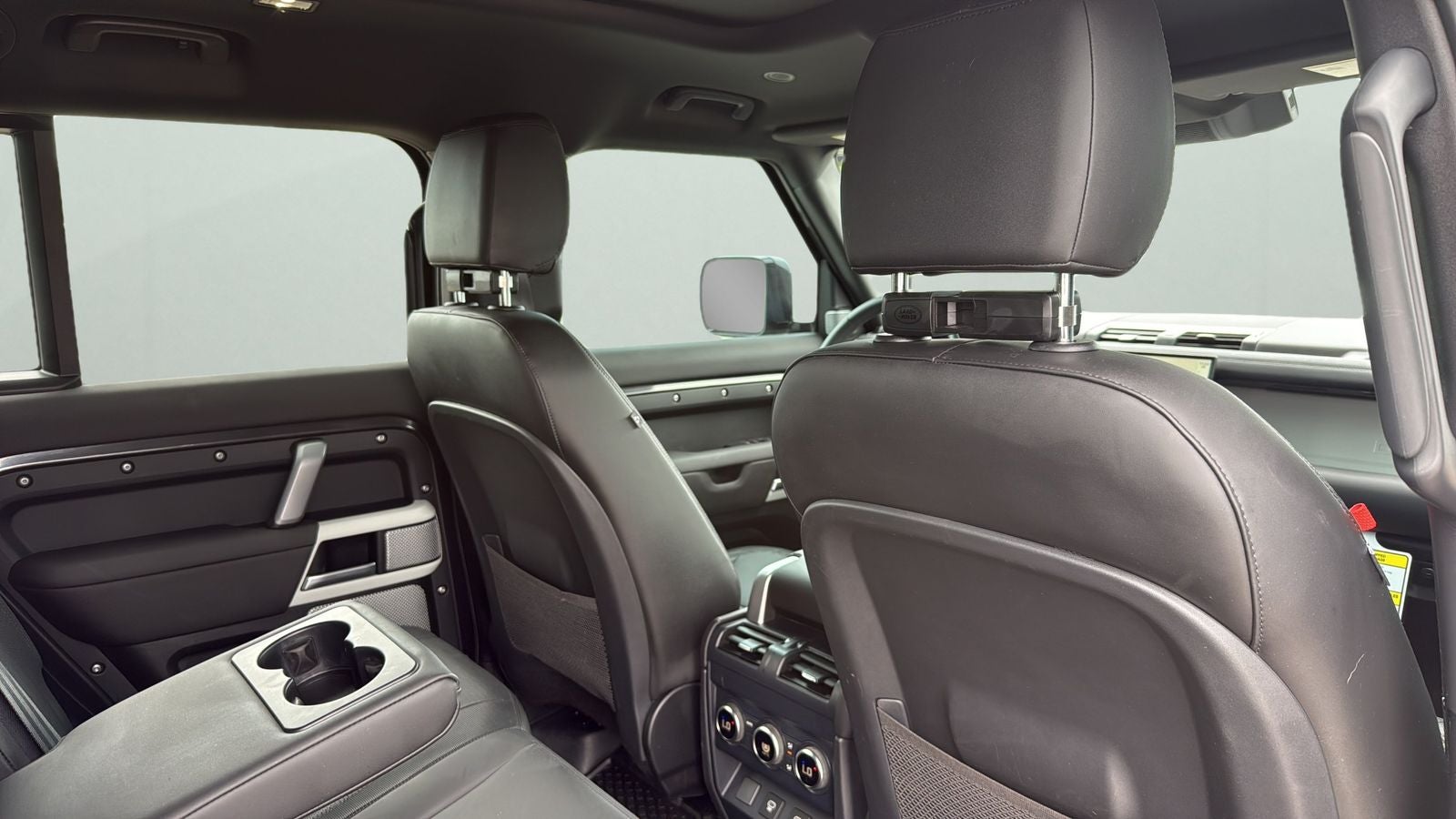 2024 Land Rover Defender 130 X-Dynamic SE