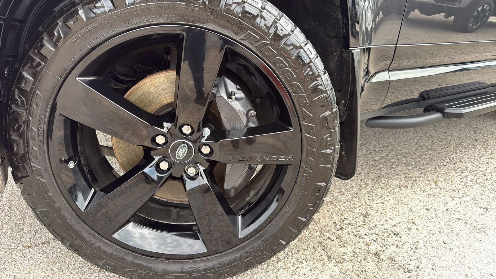 2024 Land Rover Defender 130 X-Dynamic SE