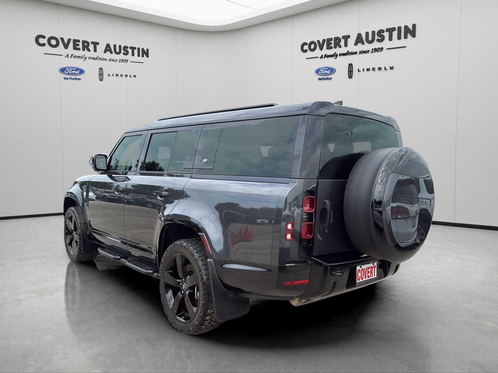 2024 Land Rover Defender 130 X-Dynamic SE