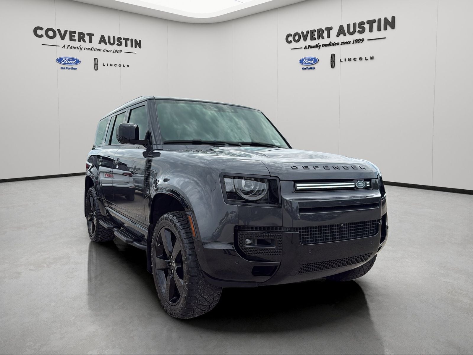 2024 Land Rover Defender 130 X-Dynamic SE