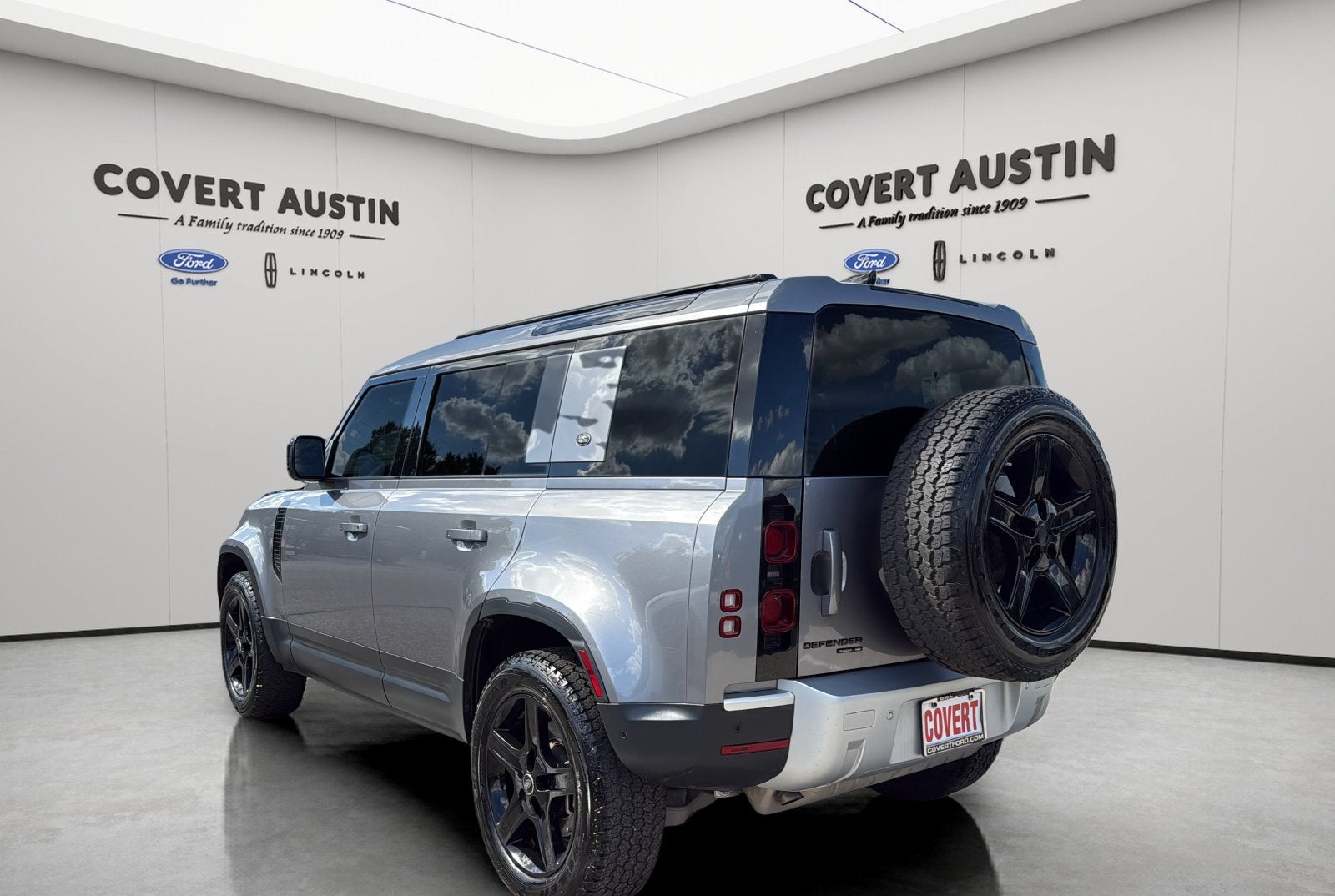 2020 Land Rover Defender 110 SE