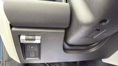 2020 Land Rover Defender 110 SE