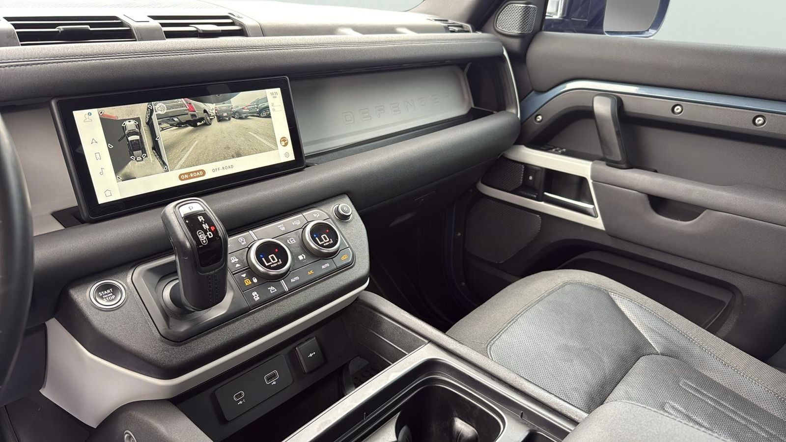 2020 Land Rover Defender 110 SE