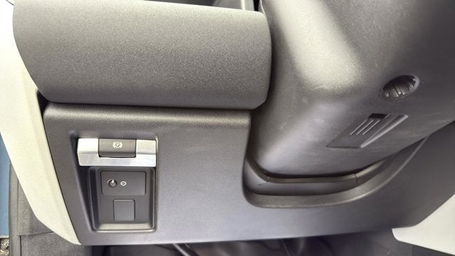 2020 Land Rover Defender 110 SE