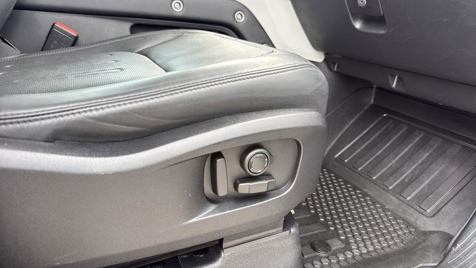 2022 Land Rover Defender 110 XS Edition