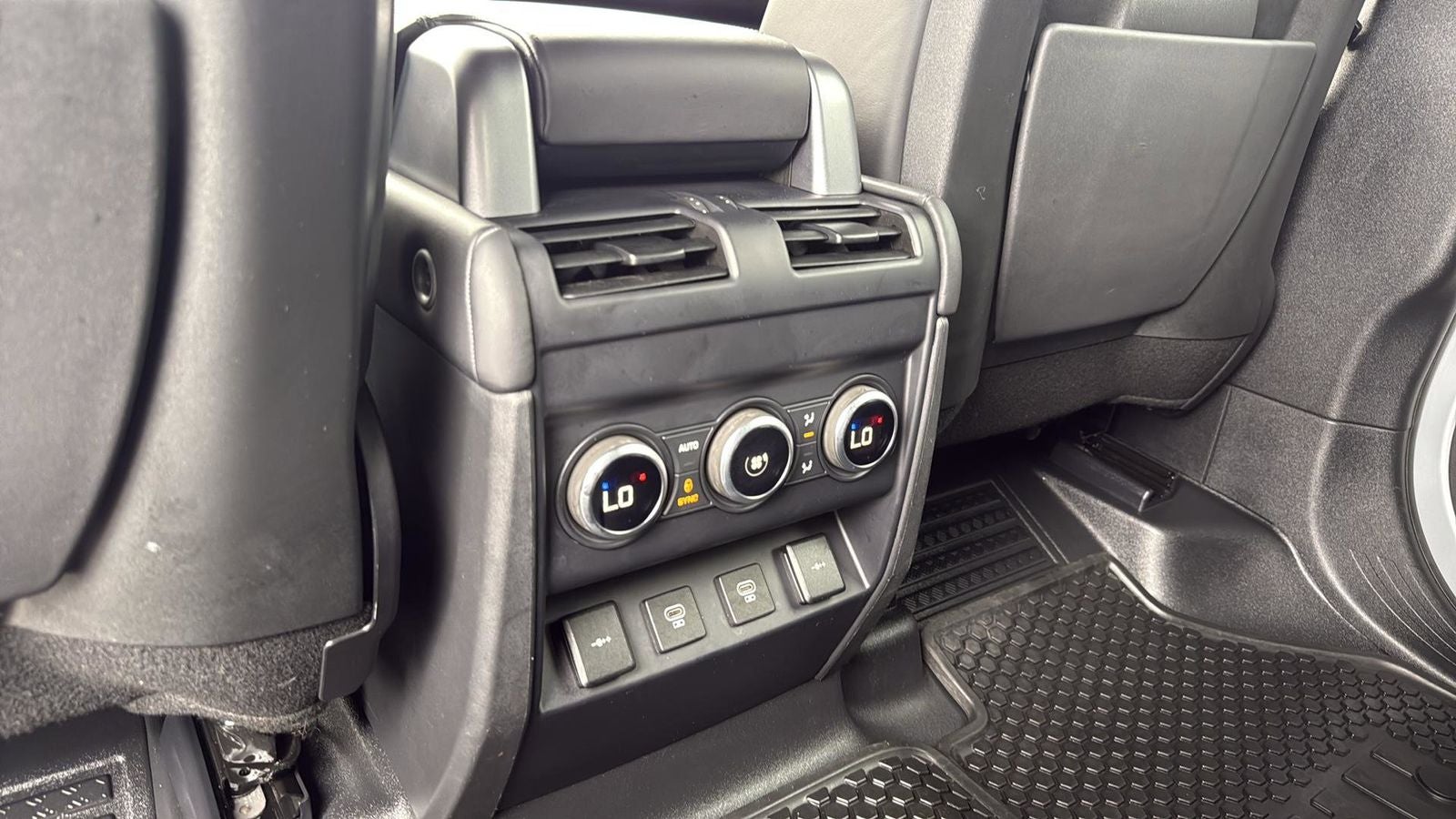 2022 Land Rover Defender 110 XS Edition