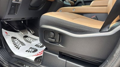 2025 Land Rover Defender 110 V8