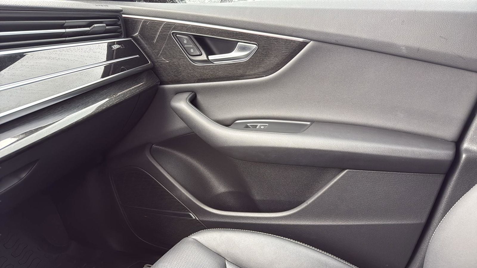 2020 Audi Q8 55 Premium Plus quattro