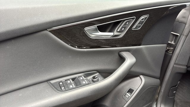 2020 Audi Q8 55 Premium Plus quattro