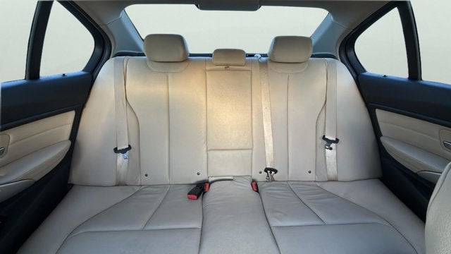 2018 BMW 3 Series 320i