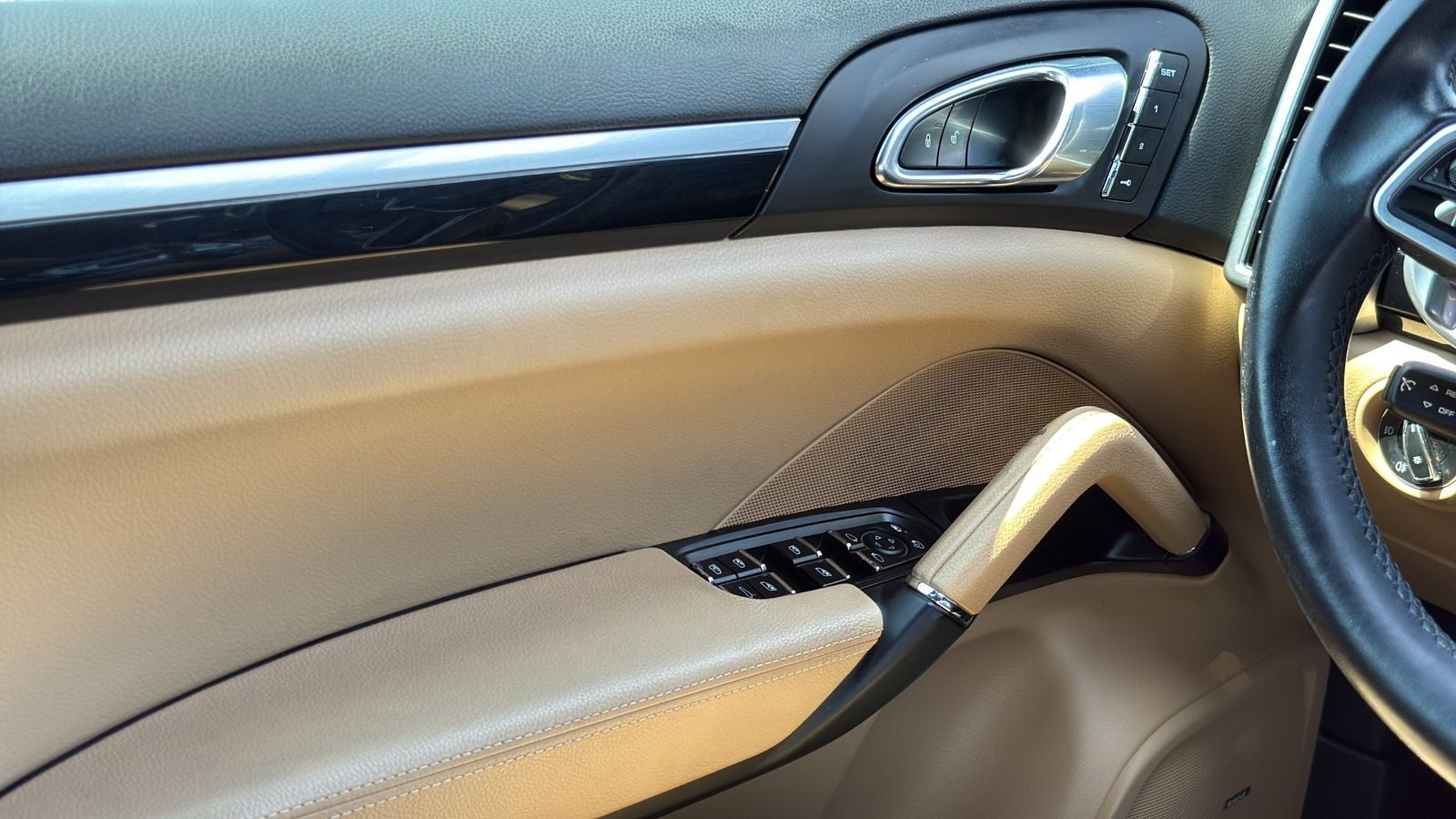 2017 Porsche Cayenne Platinum Edition