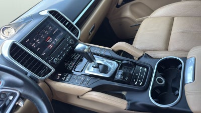 2017 Porsche Cayenne Platinum Edition
