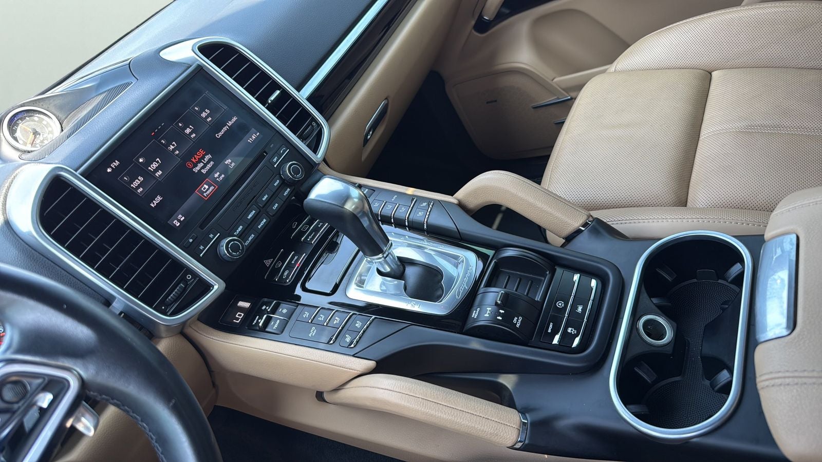2017 Porsche Cayenne Platinum Edition