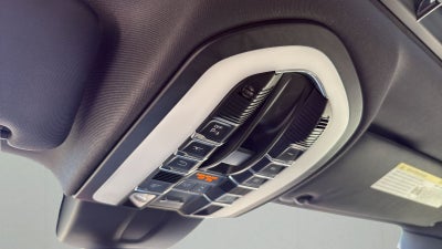 2017 Porsche Cayenne Platinum Edition