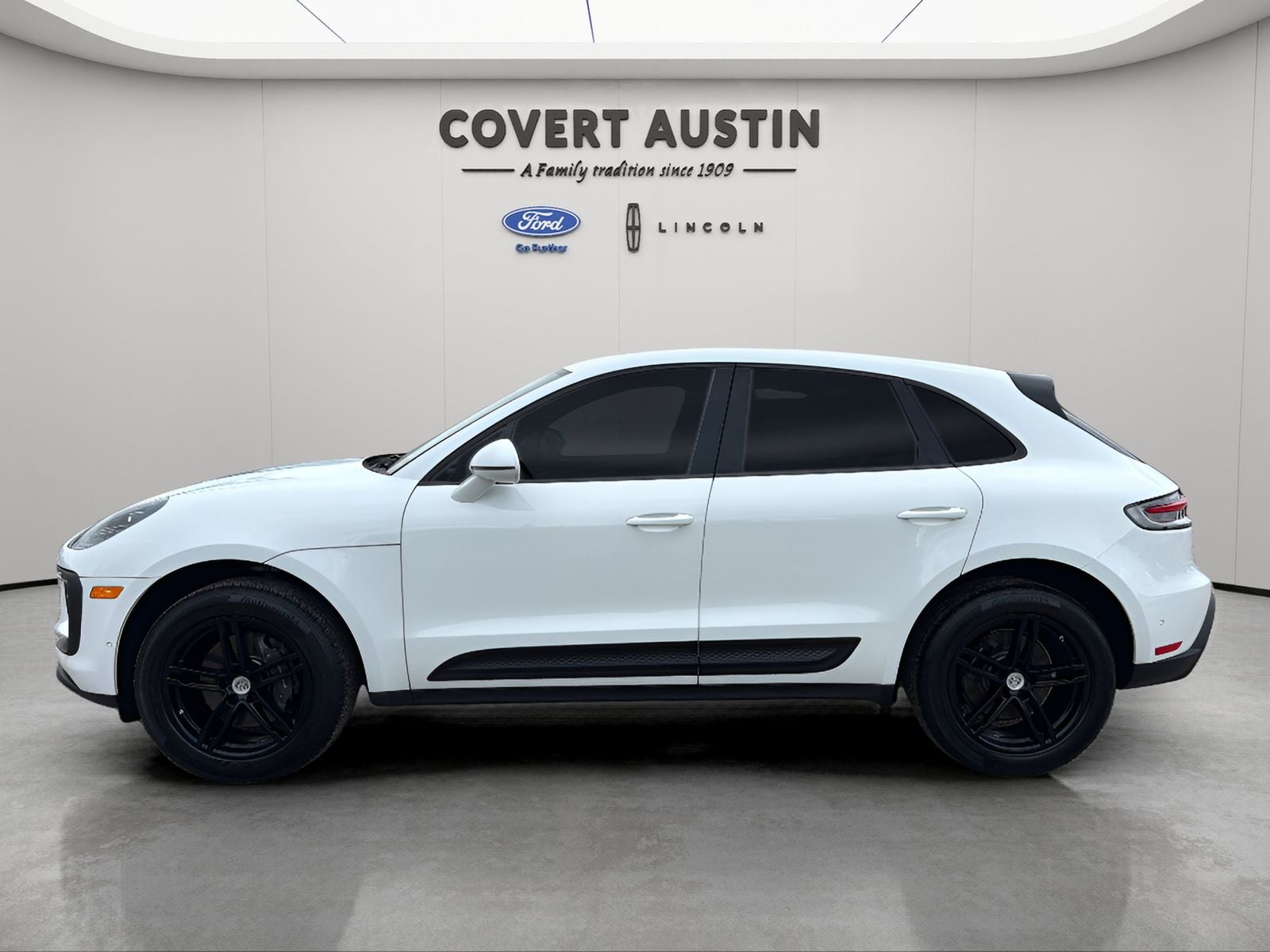 2024 Porsche Macan Base