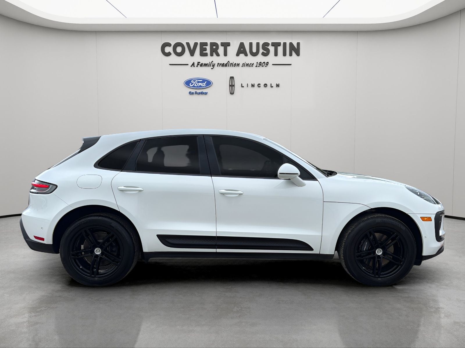 2024 Porsche Macan Base