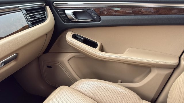 2020 Porsche Macan Base