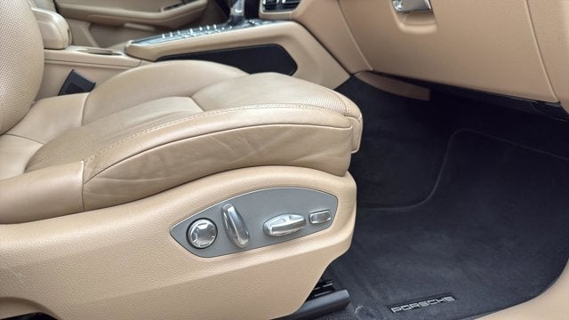 2020 Porsche Macan Base