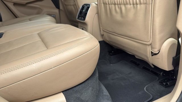 2020 Porsche Macan Base