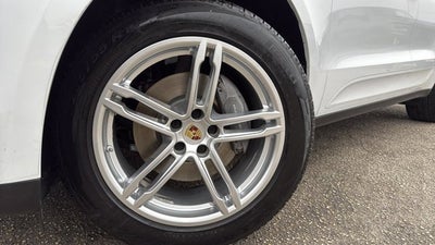 2020 Porsche Macan Base