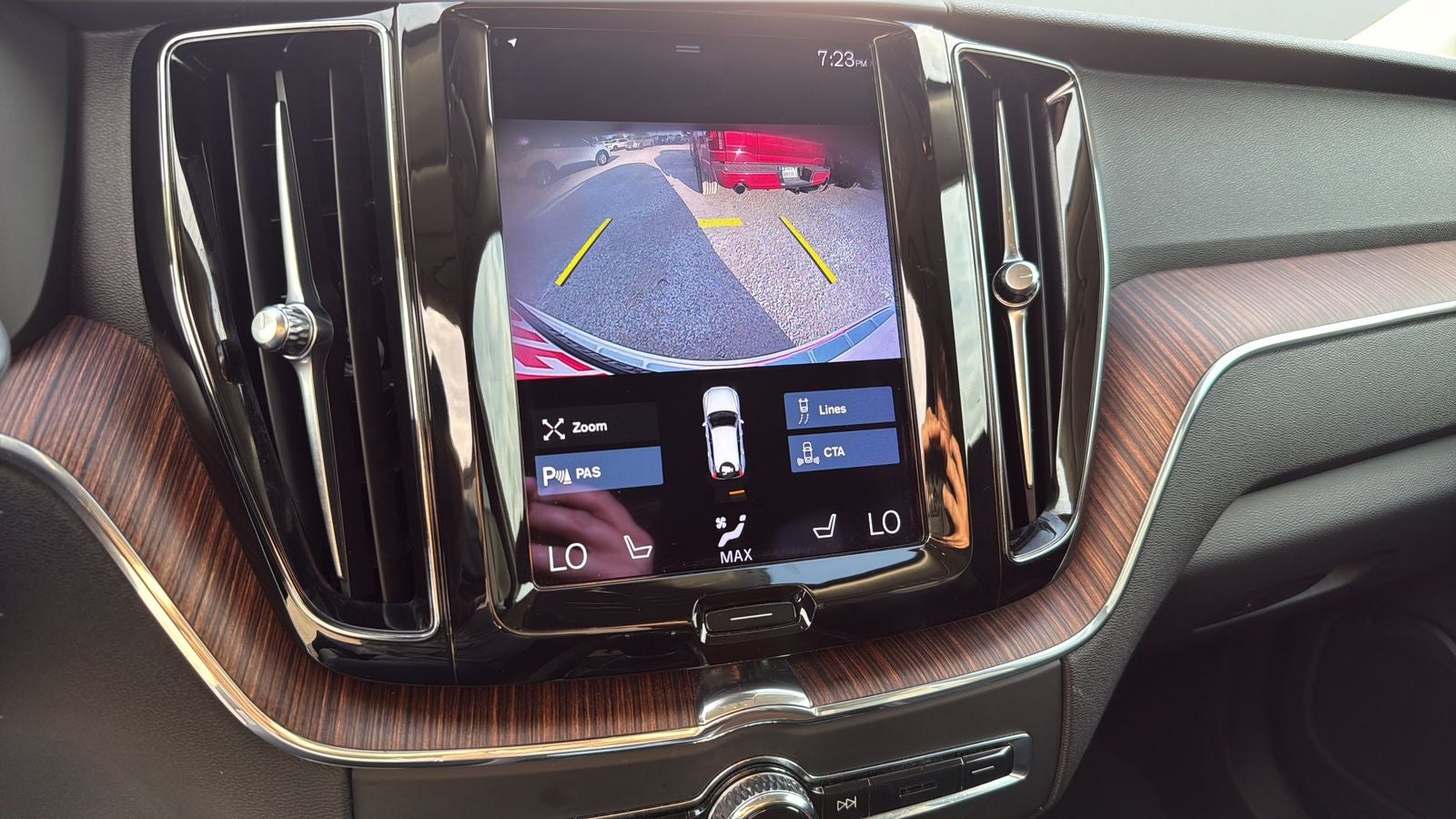 2021 Volvo XC60 T5 Momentum