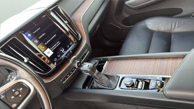 2021 Volvo XC60 T5 Momentum