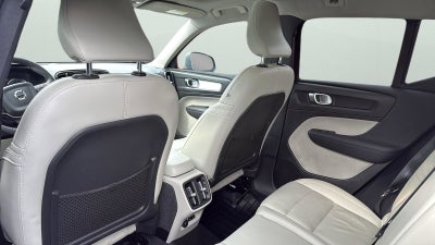 2022 Volvo XC40 Momentum
