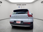 2022 Volvo XC40 Momentum