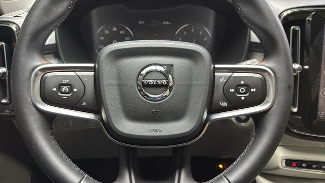 2022 Volvo XC40 Momentum