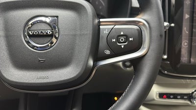 2022 Volvo XC40 Momentum