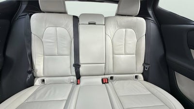 2022 Volvo XC40 Momentum