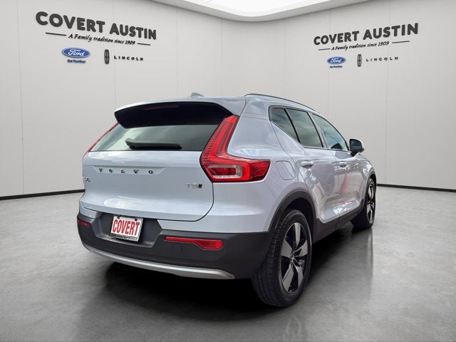 2022 Volvo XC40 Momentum