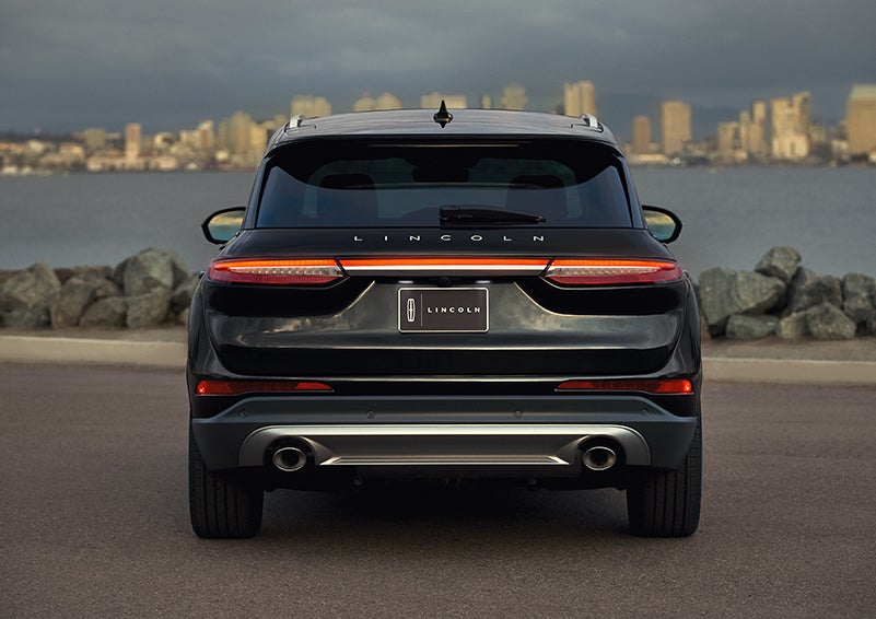 The rear lighting of the 2024 Lincoln Corsair® SUV spans the entire width of the vehicle. | Covert Lincoln Austin in Austin TX