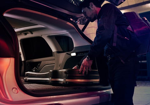 The driver of a 2024 Lincoln Corsair® SUV is shown selecting the drive mode. | Covert Lincoln Austin in Austin TX