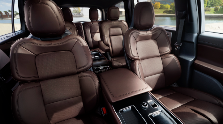 The cabin of the 2025 Lincoln Aviator® SUV is shown with black and brown accents. | Covert Lincoln Austin in Austin TX