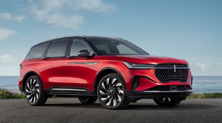 A 2025 Lincoln Nautilus® Reserve model is shown with the stylish available Jet Appearance Package. | Covert Lincoln Austin in Austin TX