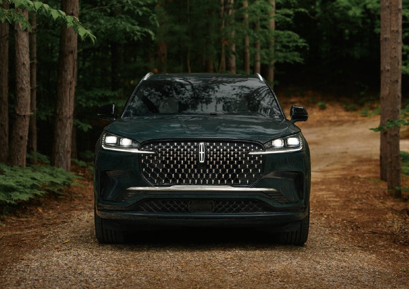 The front grille of a 2027 Lincoln Aviator® Black Label™ SUV is shown. | Covert Lincoln Austin in Austin TX